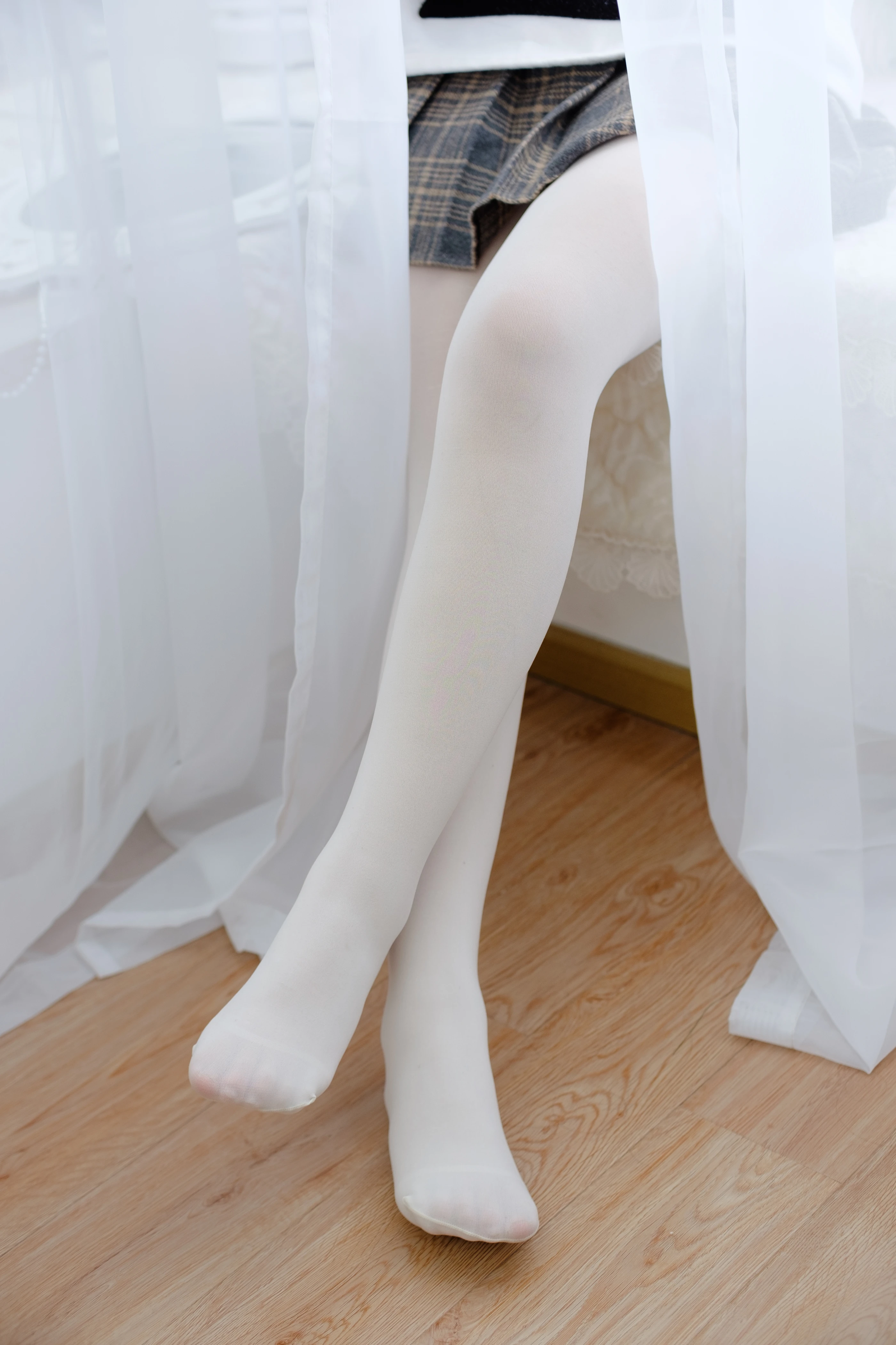 森萝财团 [R15-050] 黑白少女 [77P]插图1